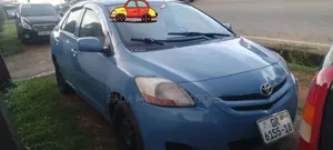 Photo - Toyota Yaris 2010 Blue