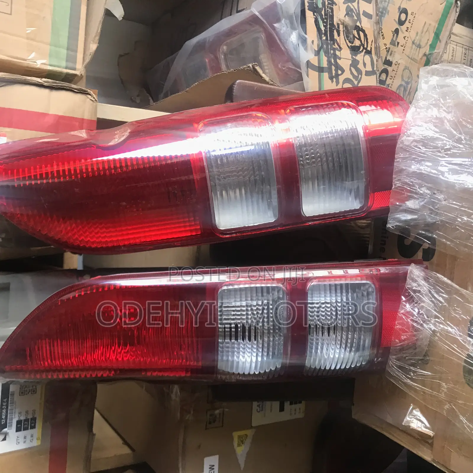 Toyota Hiace 2005 Taillight