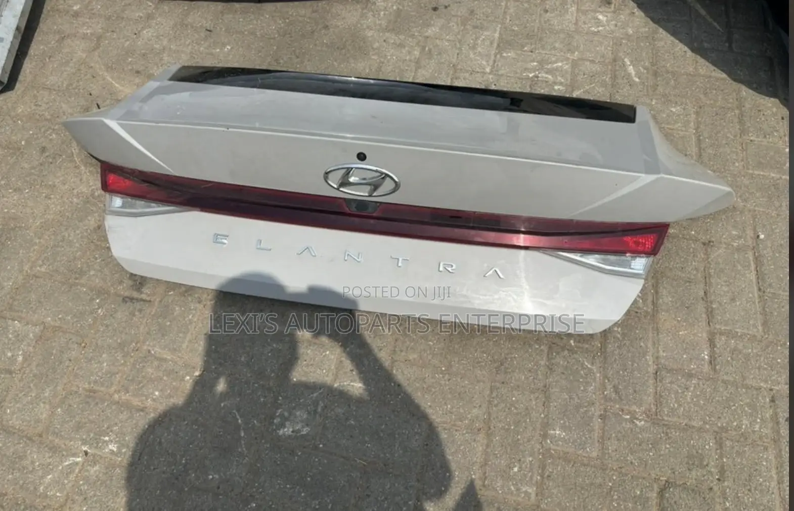 Hyundai Elantra 2021-2024 Booth / Trunk