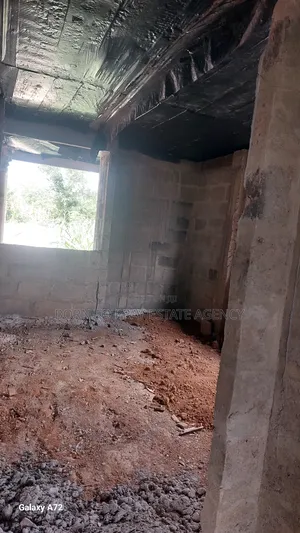 5bdrm House in Born To Pray Estate, Ejisu-Juaben Municipal for sale