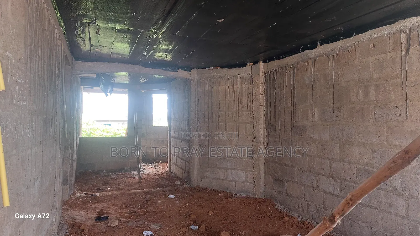 5bdrm House in Born To Pray Estate, Ejisu-Juaben Municipal for sale