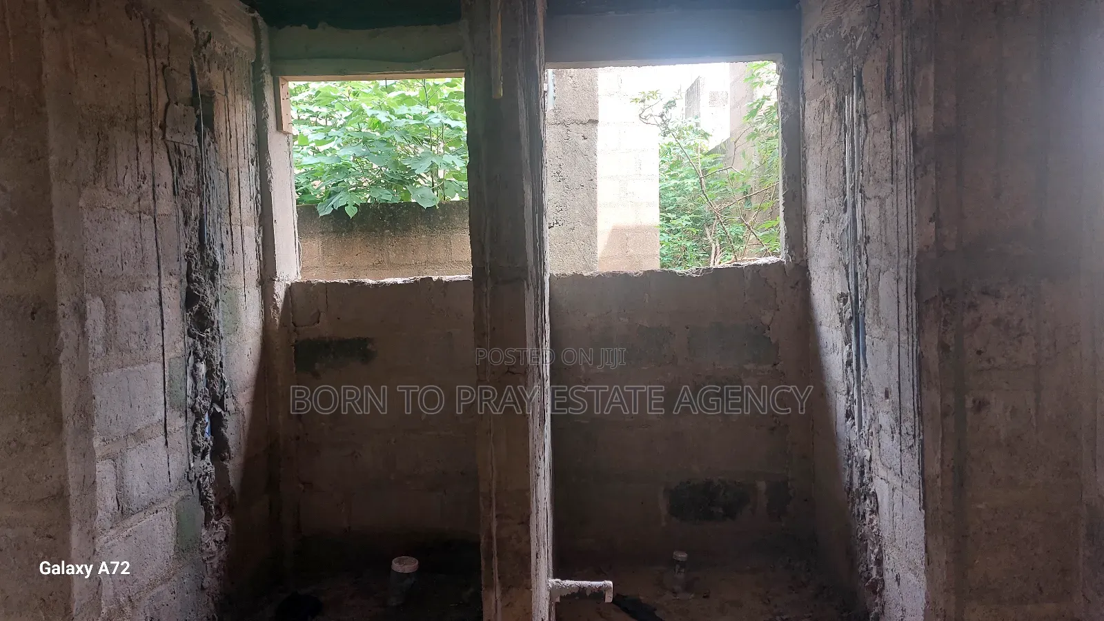 5bdrm House in Born To Pray Estate, Ejisu-Juaben Municipal for sale