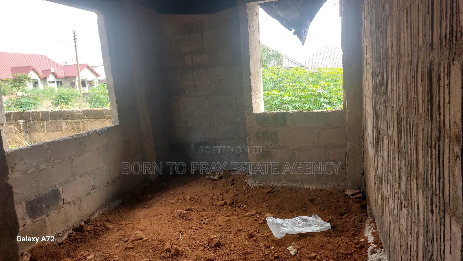 5bdrm House in Born To Pray Estate, Ejisu-Juaben Municipal for sale