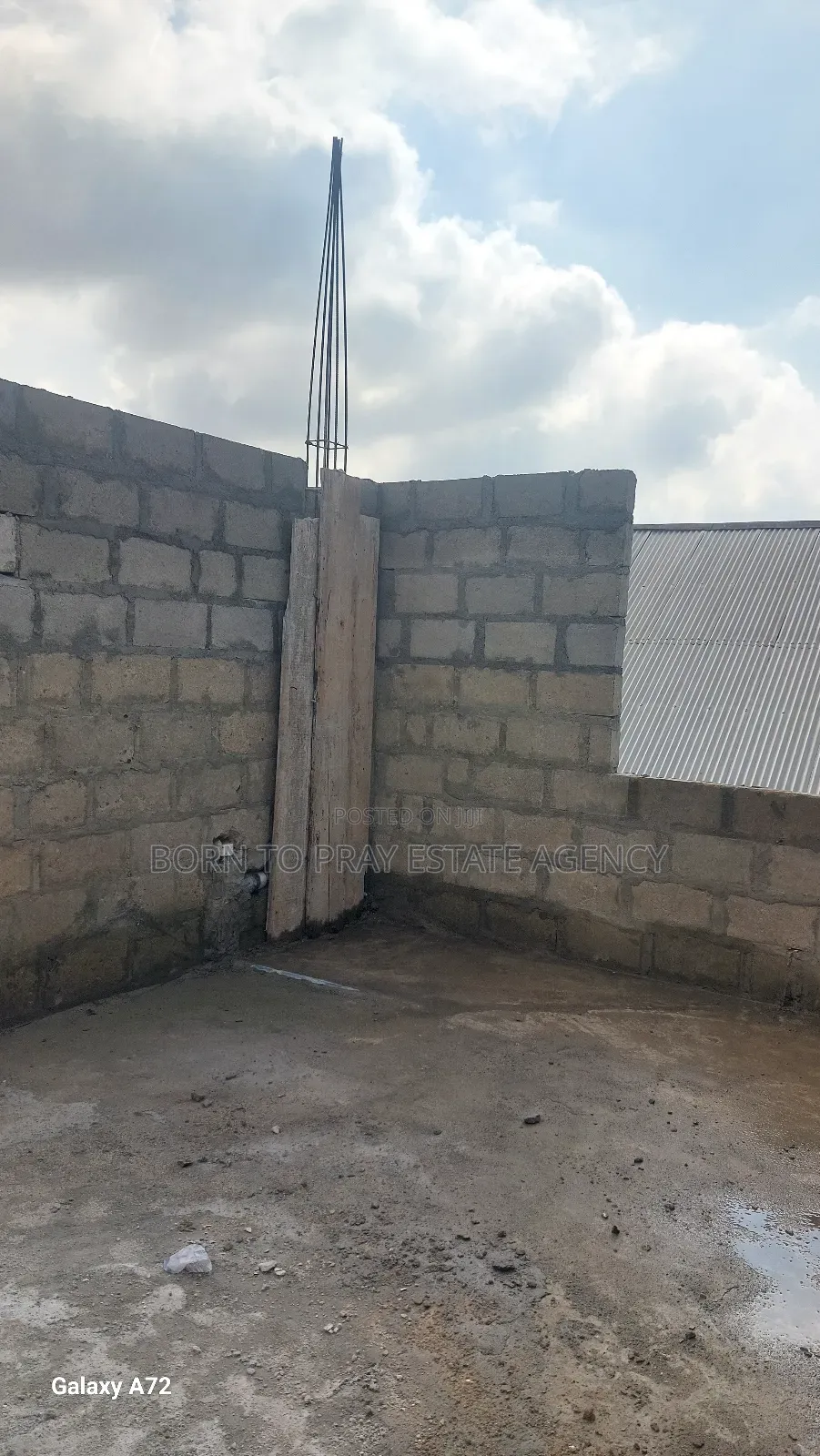 5bdrm House in Born To Pray Estate, Ejisu-Juaben Municipal for sale