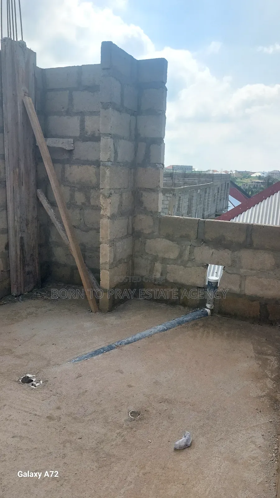 5bdrm House in Born To Pray Estate, Ejisu-Juaben Municipal for sale