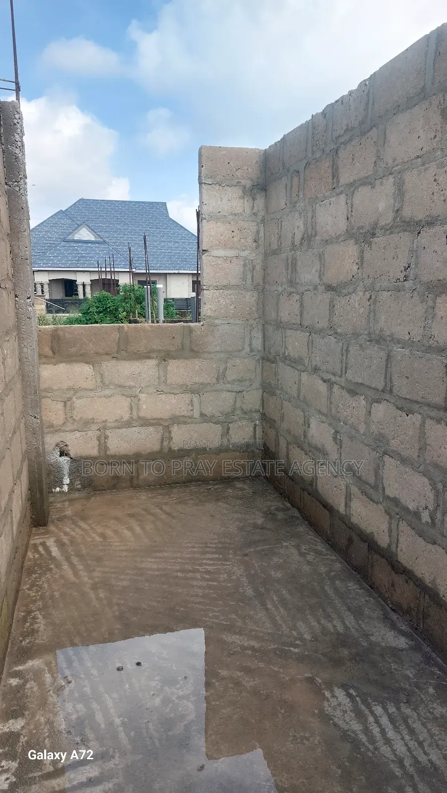 5bdrm House in Born To Pray Estate, Ejisu-Juaben Municipal for sale