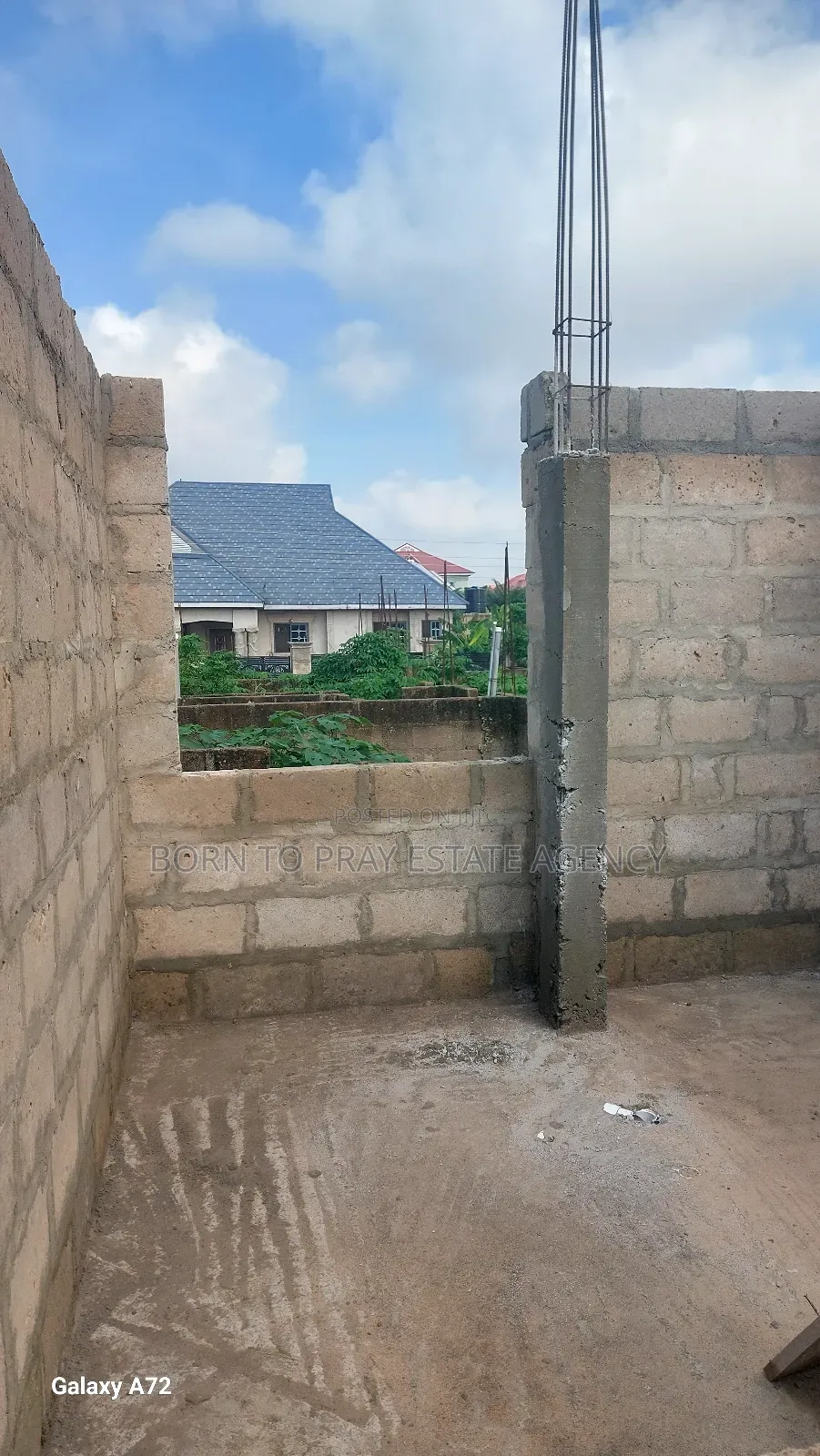 5bdrm House in Born To Pray Estate, Ejisu-Juaben Municipal for sale