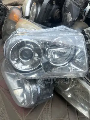 Chrysler 300 Headlight 2005,2006,2007,2008,2009,2010,2011