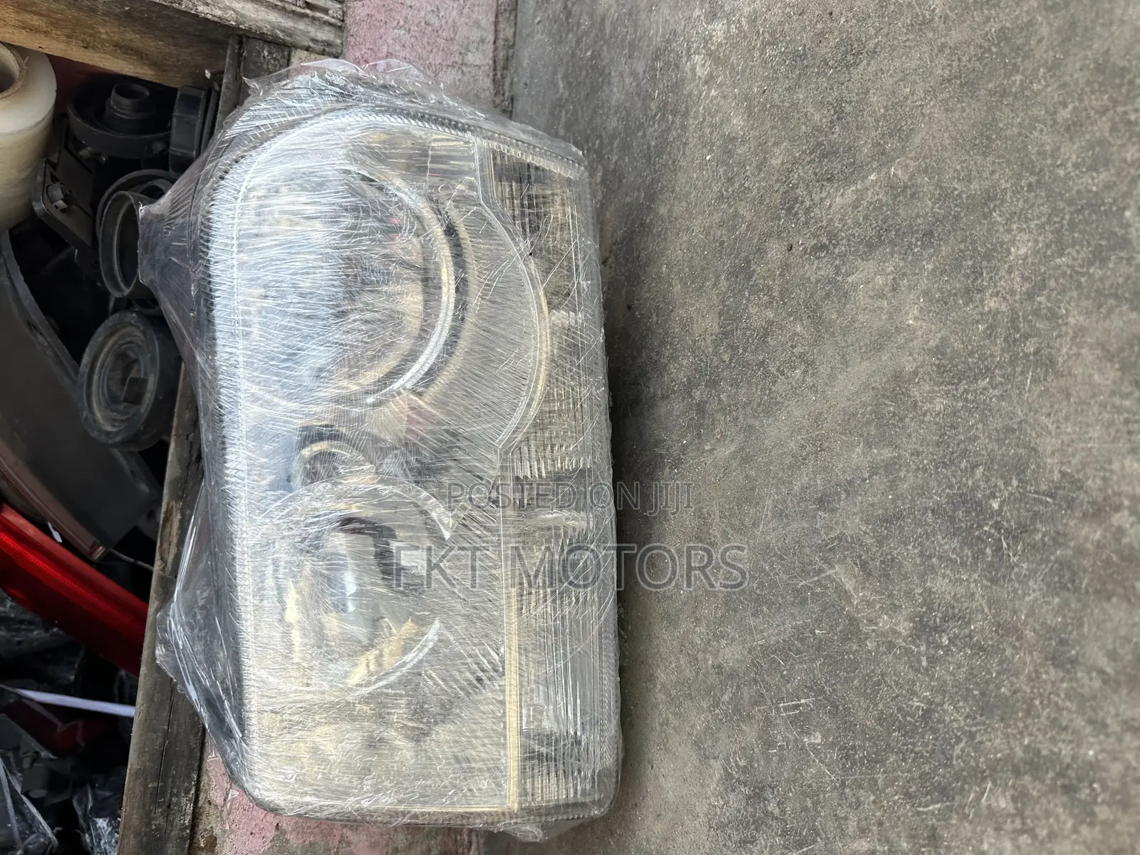 Chrysler 300 Headlight 2005,2006,2007,2008,2009,2010,2011