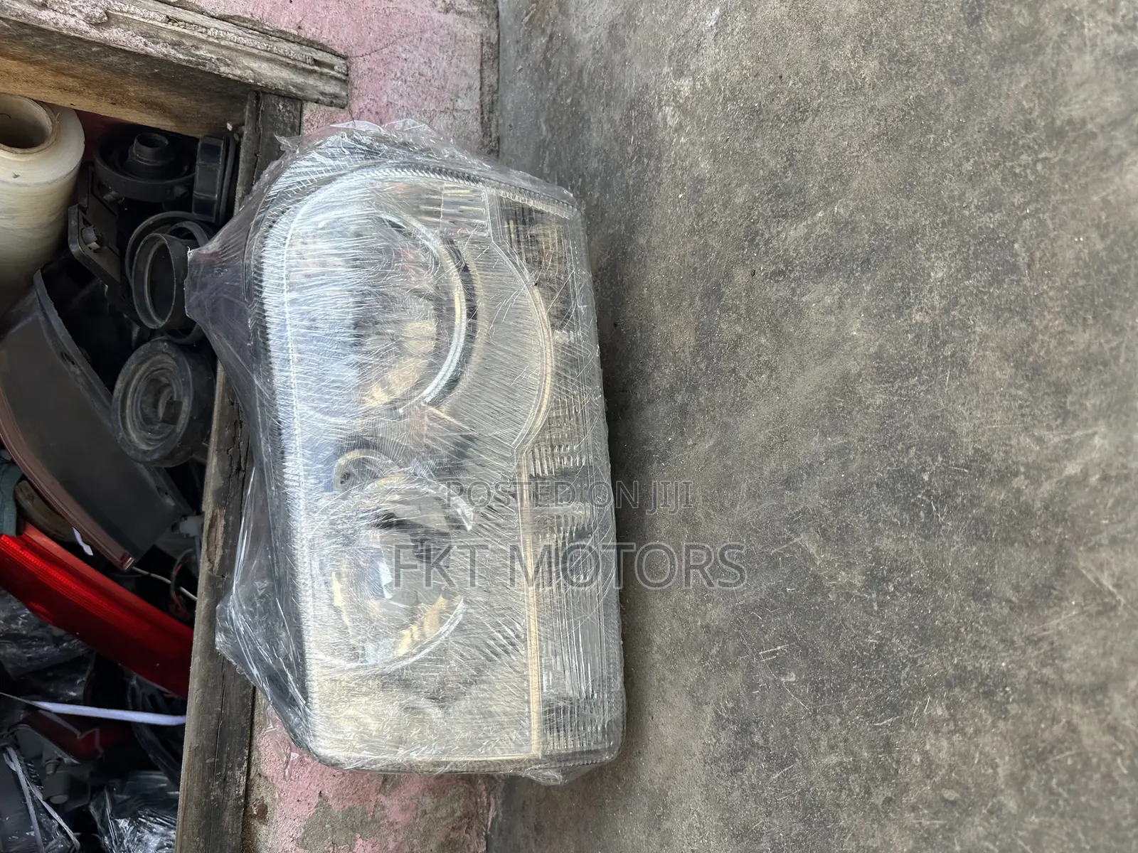Chrysler 300 Headlight 2005,2006,2007,2008,2009,2010,2011