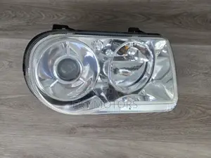 Chrysler 300 Headlight 2005,2006,2007,2008,2009,2010,2011