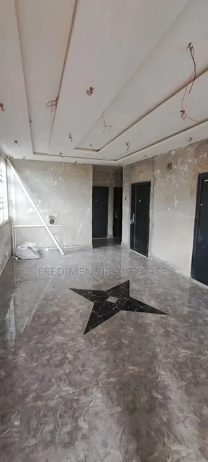 8bdrm House in Fredimens Real, Kumasi Metropolitan for sale