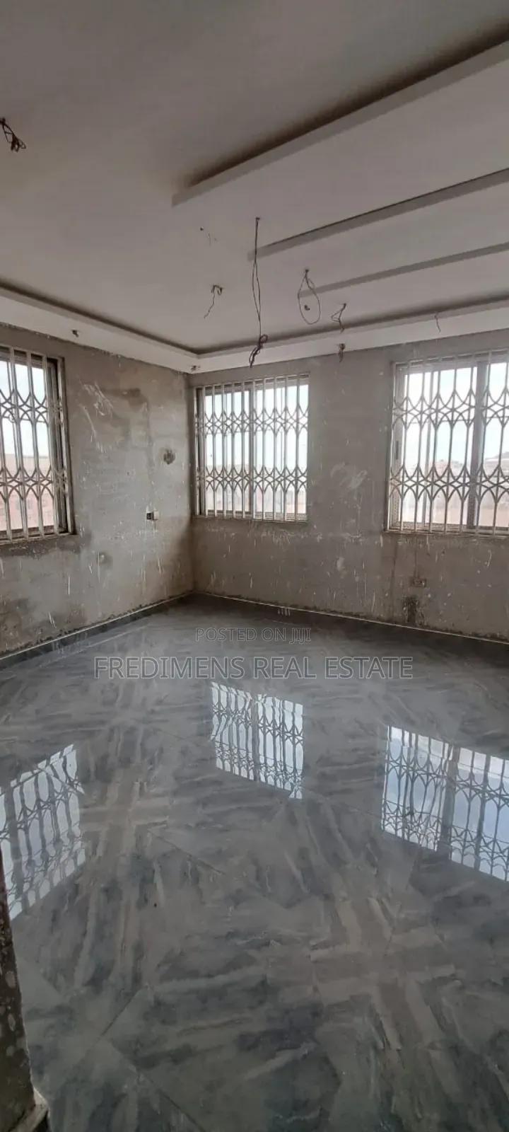 8bdrm House in Fredimens Real, Kumasi Metropolitan for sale