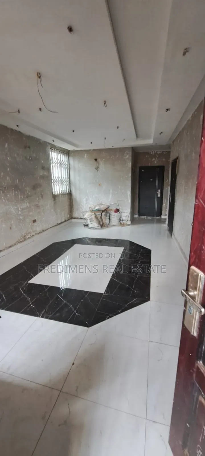 8bdrm House in Fredimens Real, Kumasi Metropolitan for sale