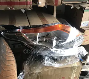 Mitsubishi L 200 2016 Headlight