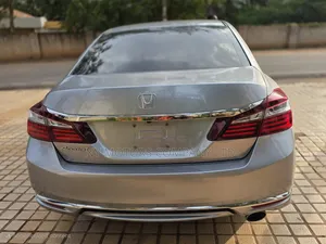 Honda Accord EX-L 4dr Sedan FWD (2.4L 4cyl 2A) 2017 Silver