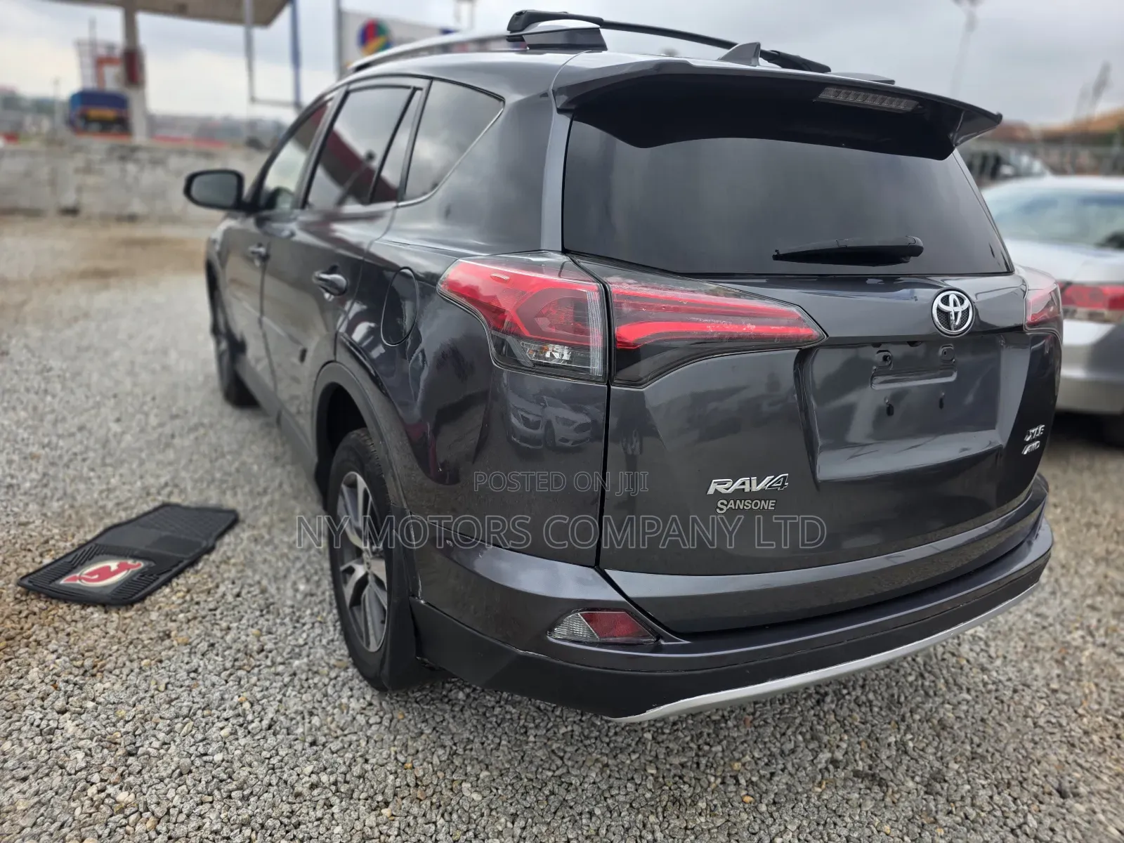 Toyota RAV4 XLE AWD 2019 Gray