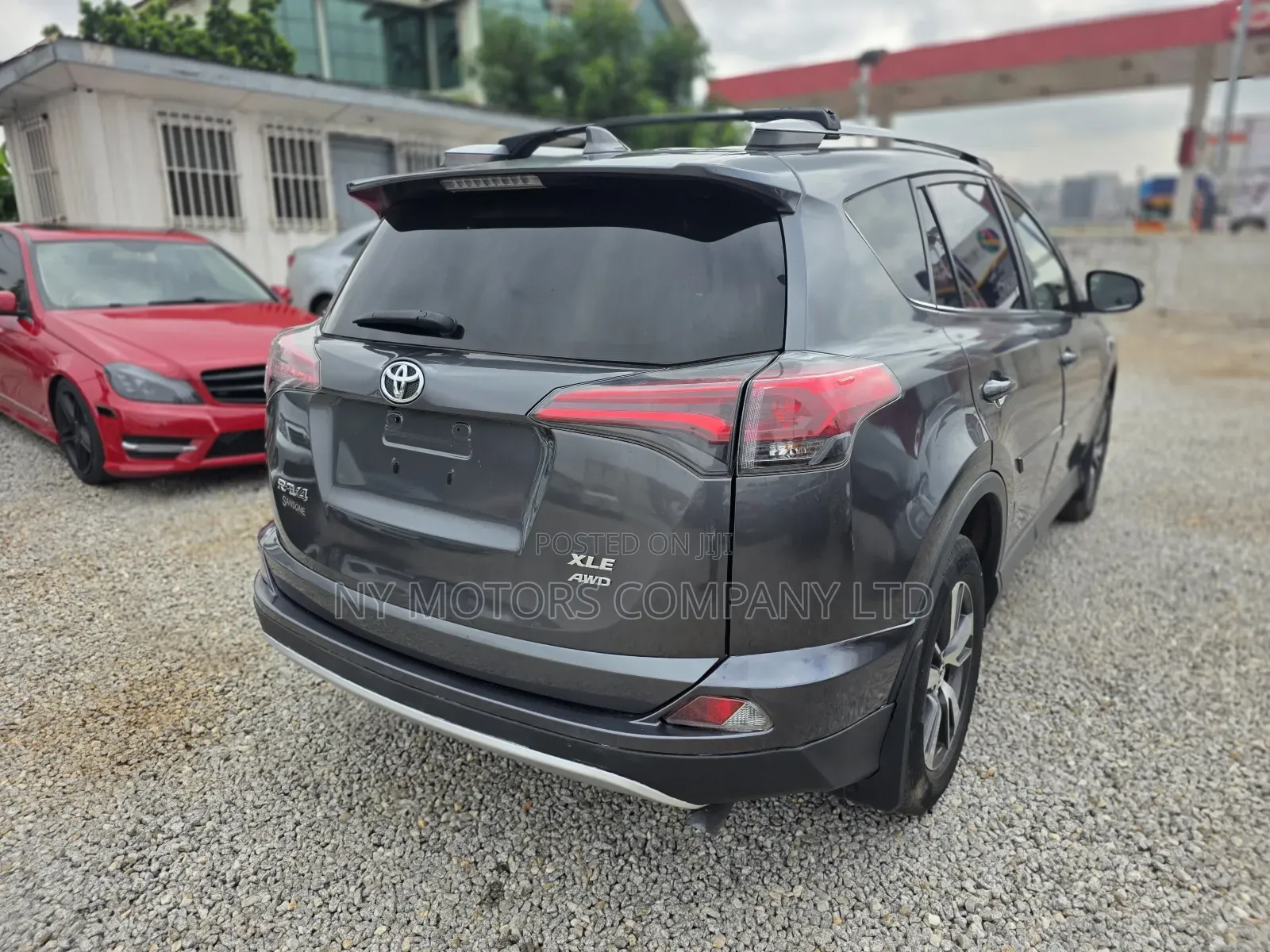 Toyota RAV4 XLE AWD 2019 Gray