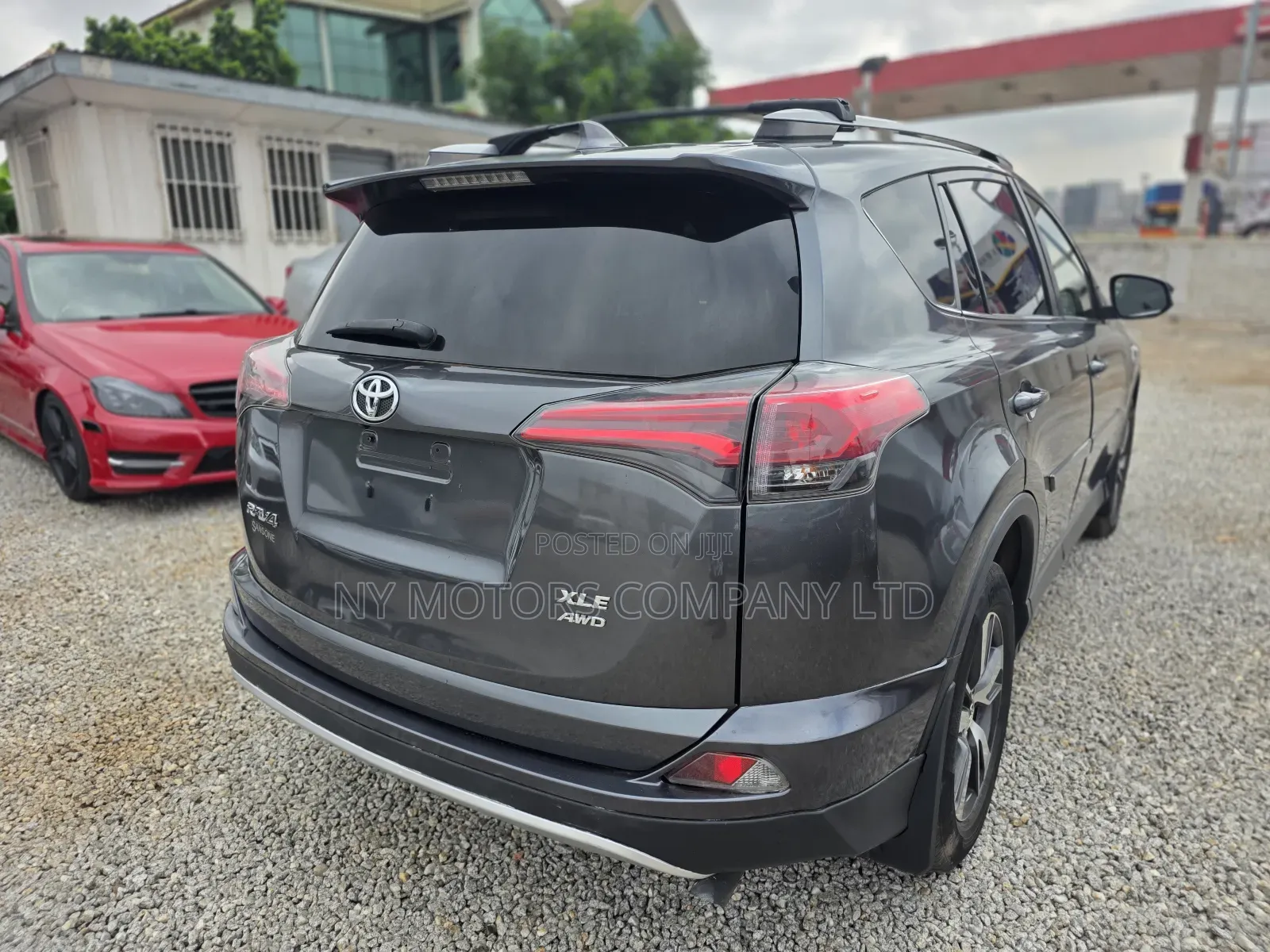 Toyota RAV4 XLE AWD 2019 Gray