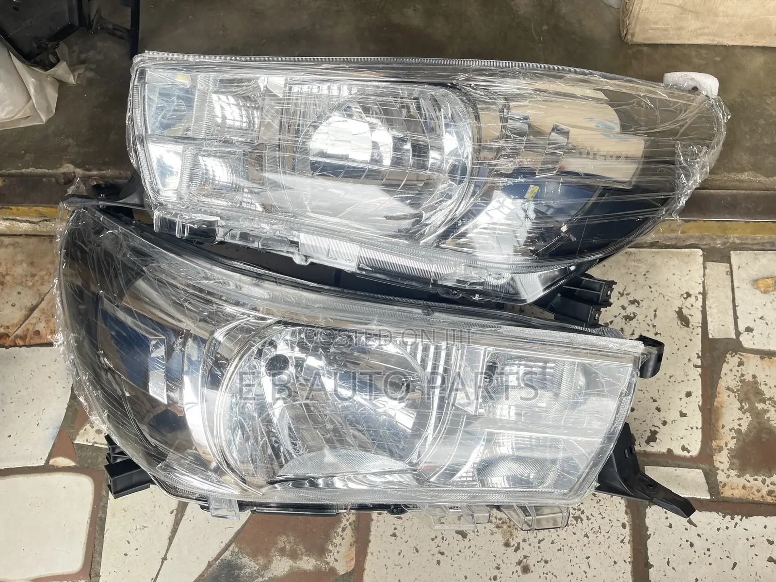 Hilux 2017 Headlight Pair Normal