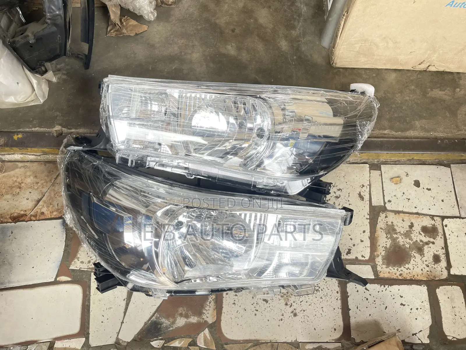 Hilux 2017 Headlight Pair Normal