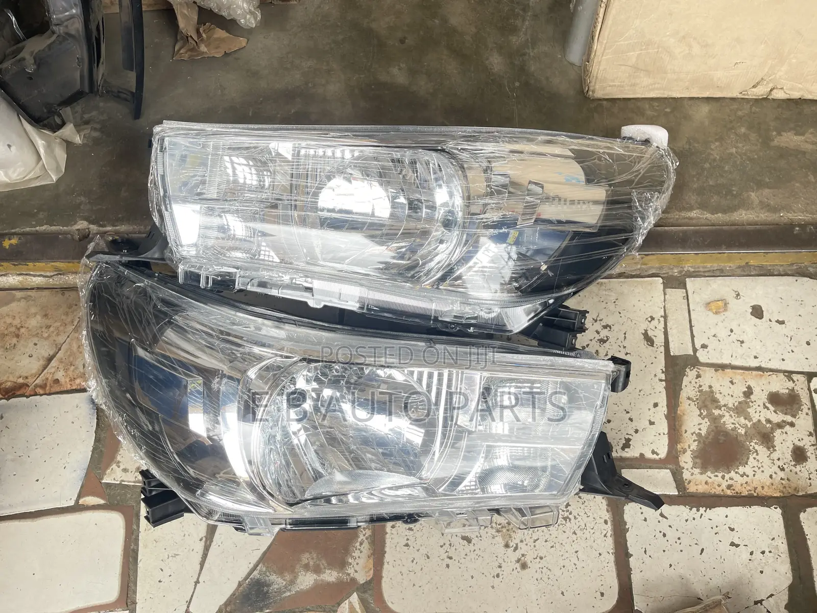 Hilux 2017 Headlight Pair Normal