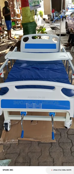 Hospital Bed With Mattress 2cranks