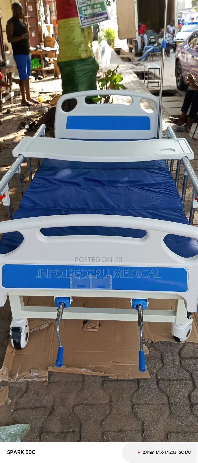 Hospital Bed With Mattress 2cranks