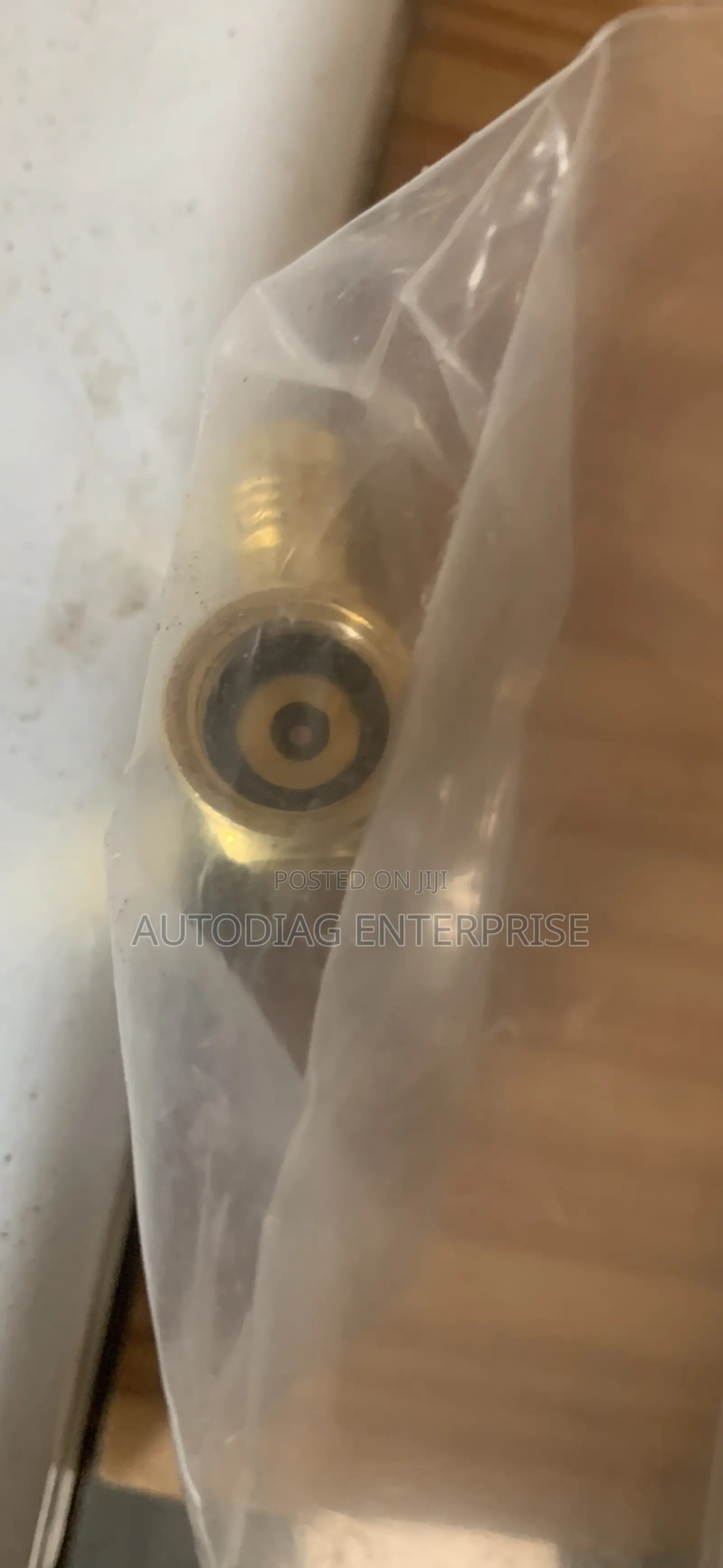 R1234 Ac Left Thread Adapter Self Sealing Can