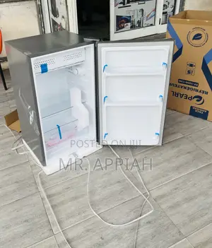 Convenient Pearl Pf-1000-13m Table Top Fridge.