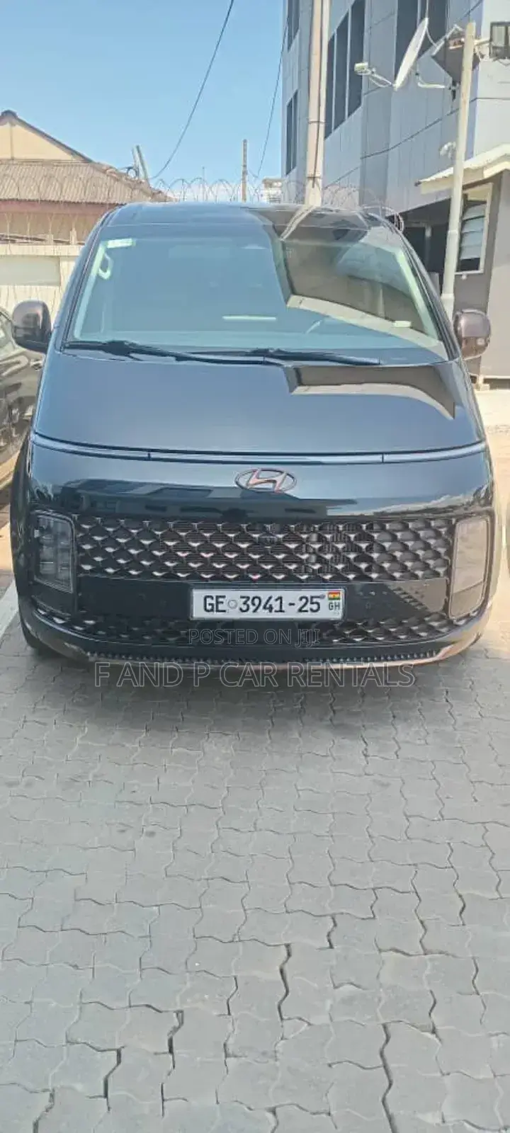 Hyundai Staria 9 Seats