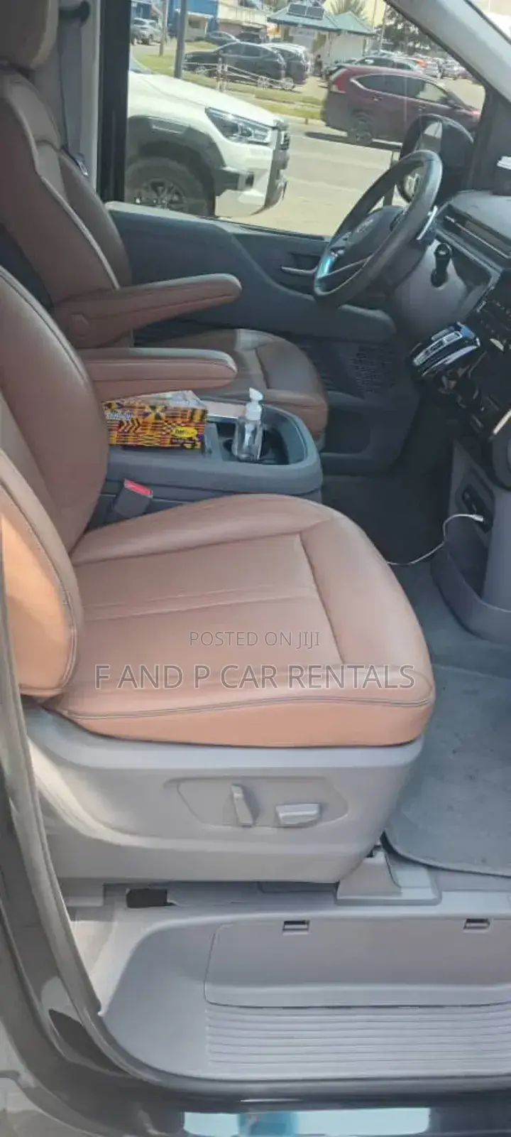 Hyundai Staria 9 Seats
