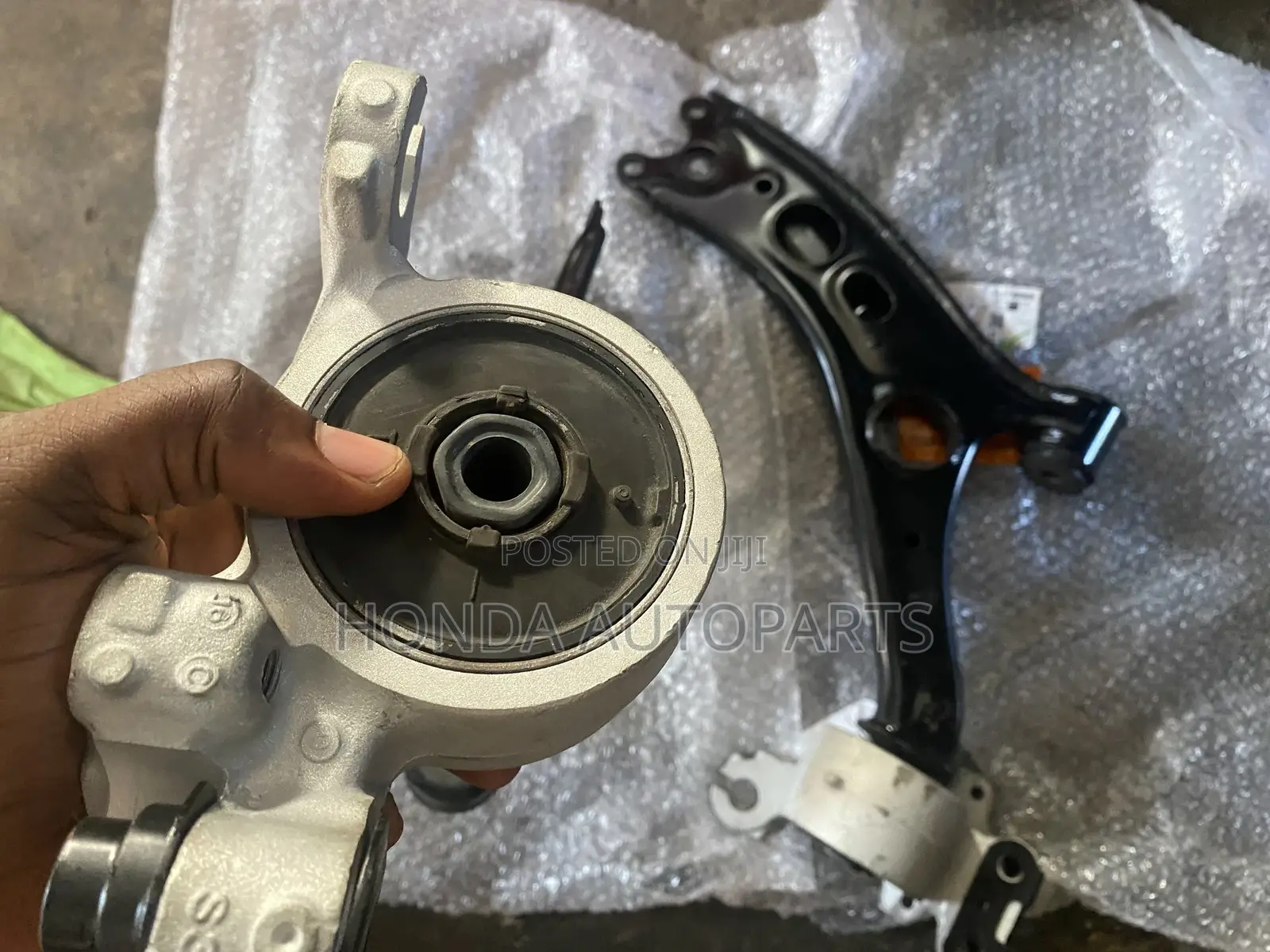 Cr-v 2017 to 2022 Lower Arm/Control Arm.