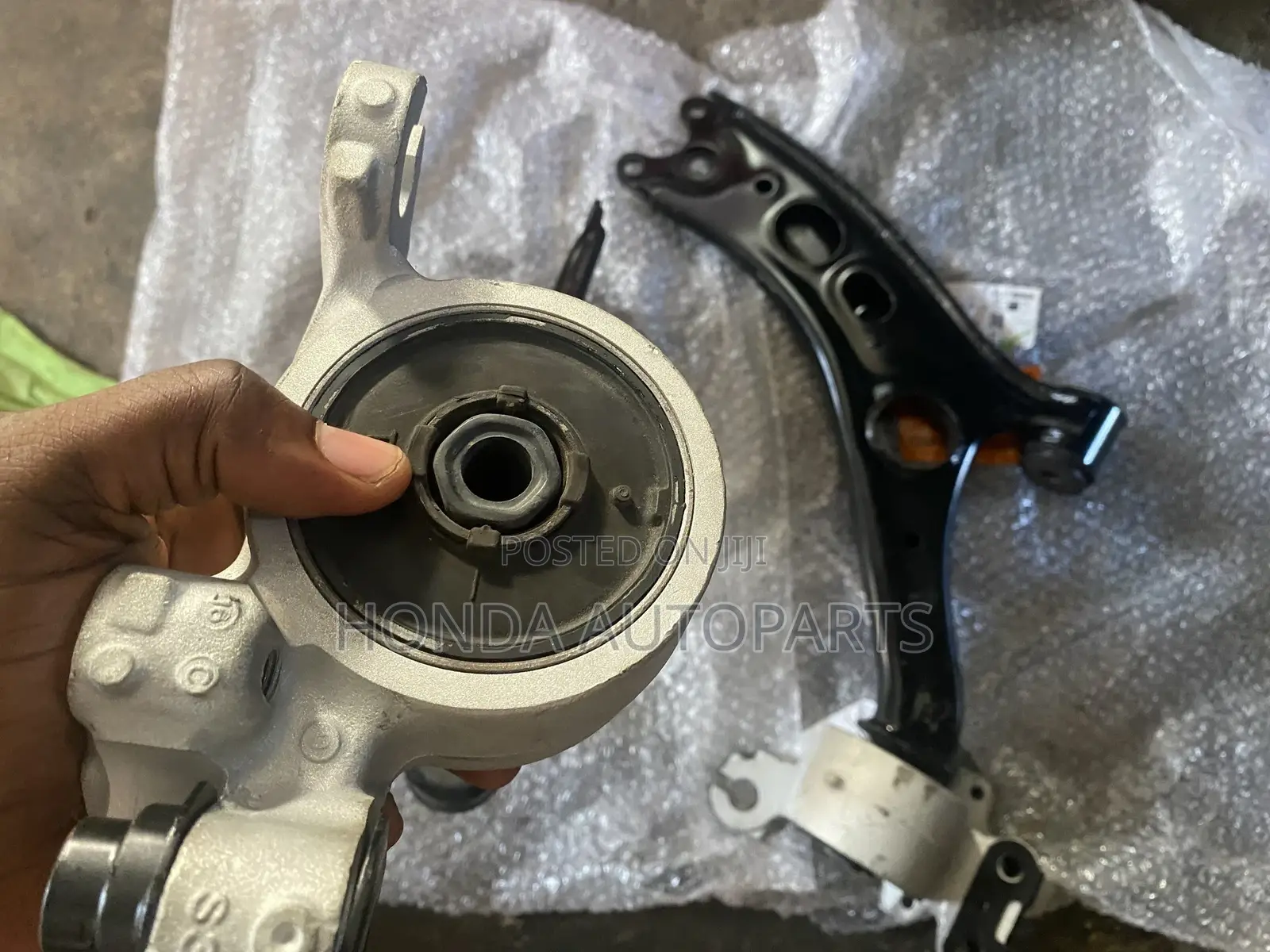 Cr-v 2017 to 2022 Lower Arm/Control Arm.