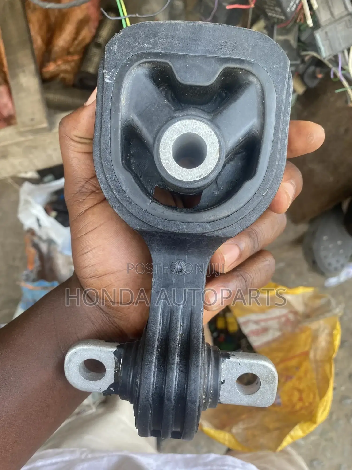 Honda CRV 2017 Engine Seat Down.