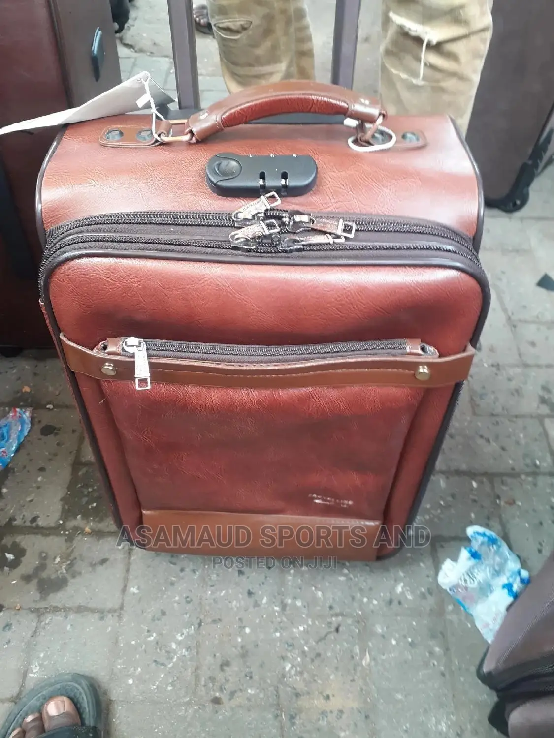 Original Travelling Bag At Cool Price