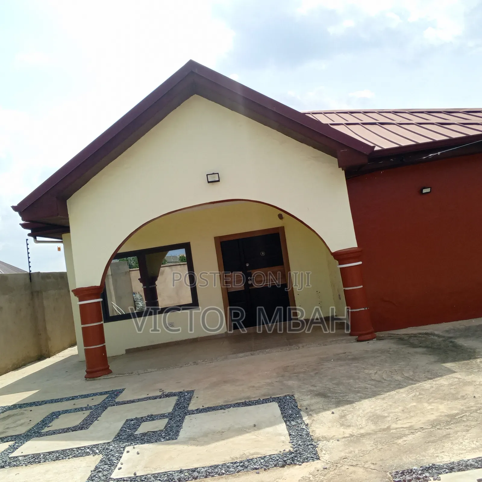 3bdrm Bungalow in Community 25 Tema for rent