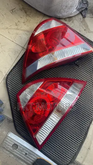 Nisssan Sunny Taillight 2005,2006,2007,2008,2009,2010,2011