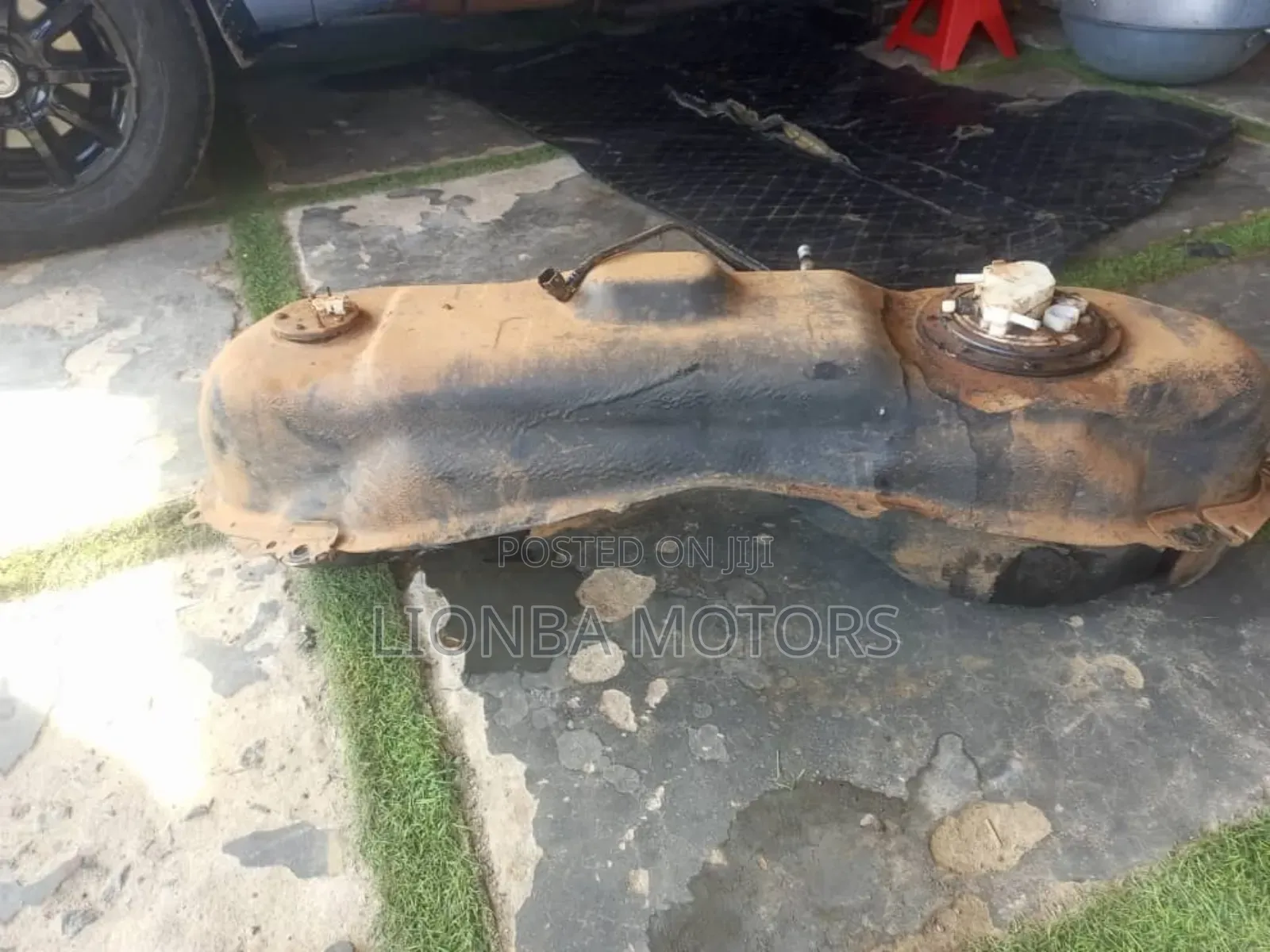 Toyota Vitz 4×4 Fuel Tank