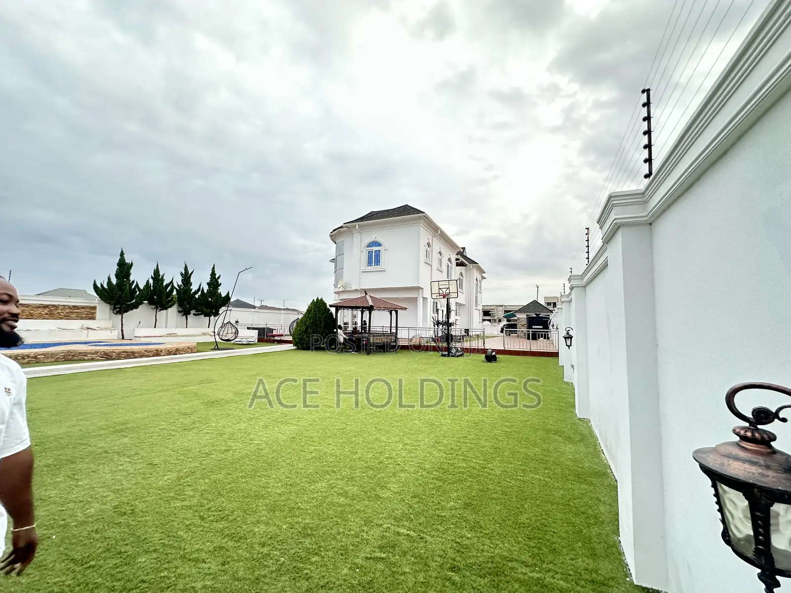 Furnished 6bdrm Mansion in Sakumono for sale
