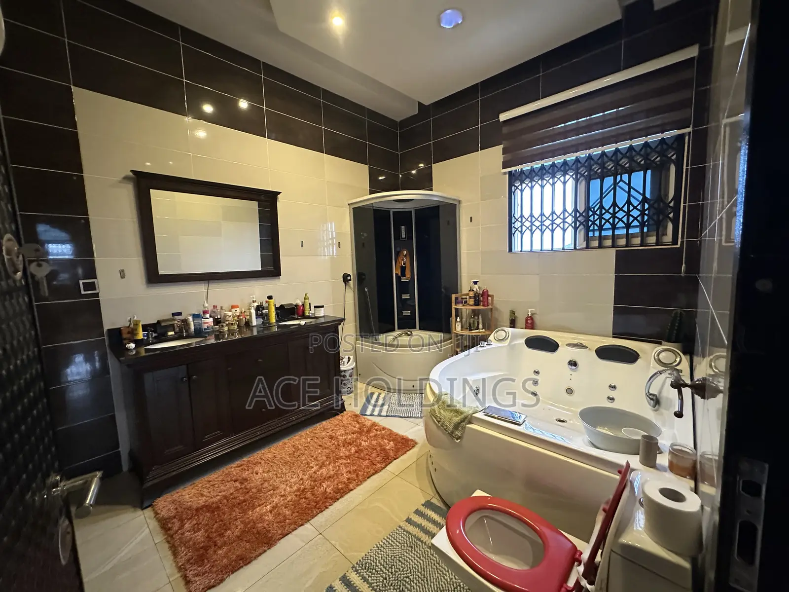 Furnished 6bdrm Mansion in Sakumono for sale