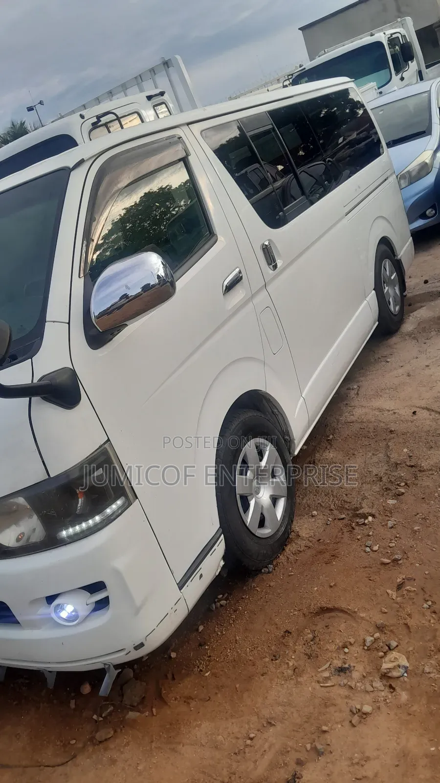 Toyota HiAce 2010 White