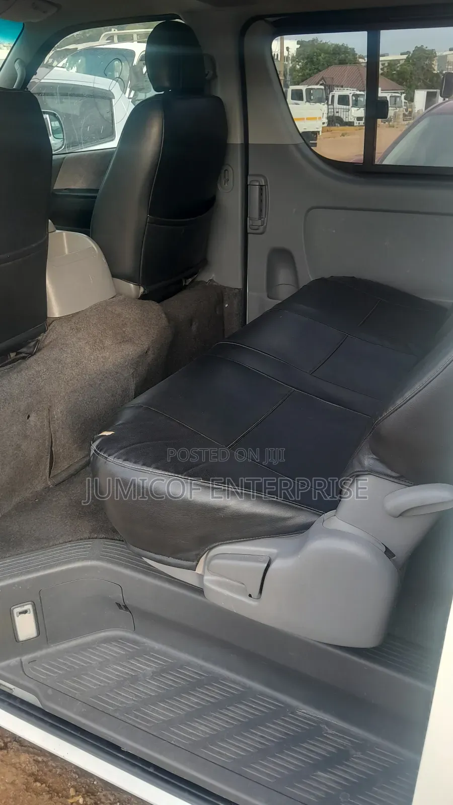 Toyota HiAce 2010 White