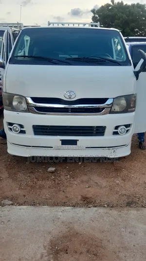 Toyota HiAce 2010 White