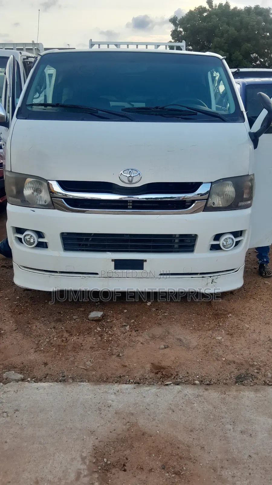 Toyota HiAce 2010 White