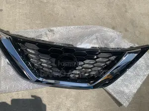 14-17 Nissan Qashqai J11 Front Bumper Radiator Grille