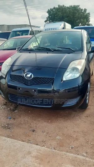 Toyota Vitz 1.3 FWD 5dr 2010 Black