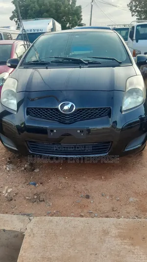 Toyota Vitz 1.3 FWD 5dr 2010 Black