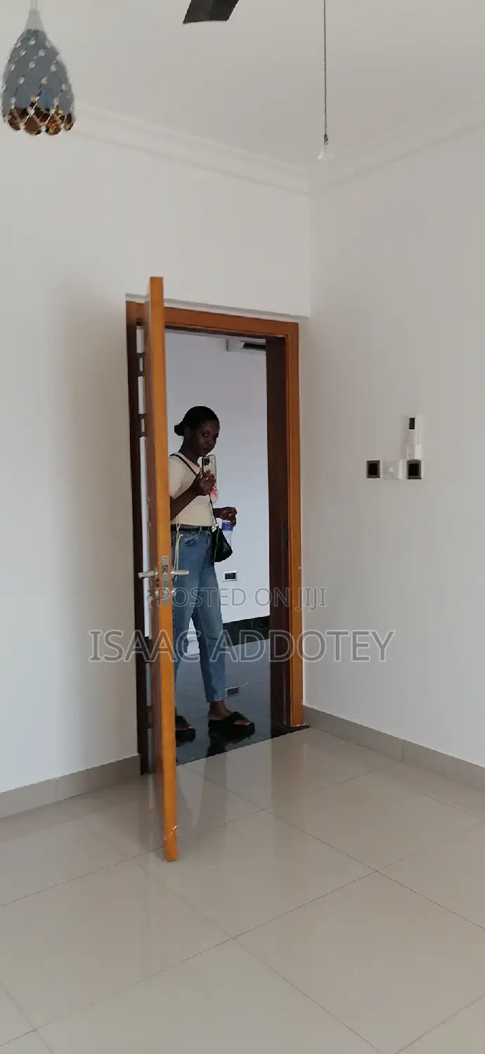 2bdrm Apartment in Tsaado Roundabout, Spintex for rent