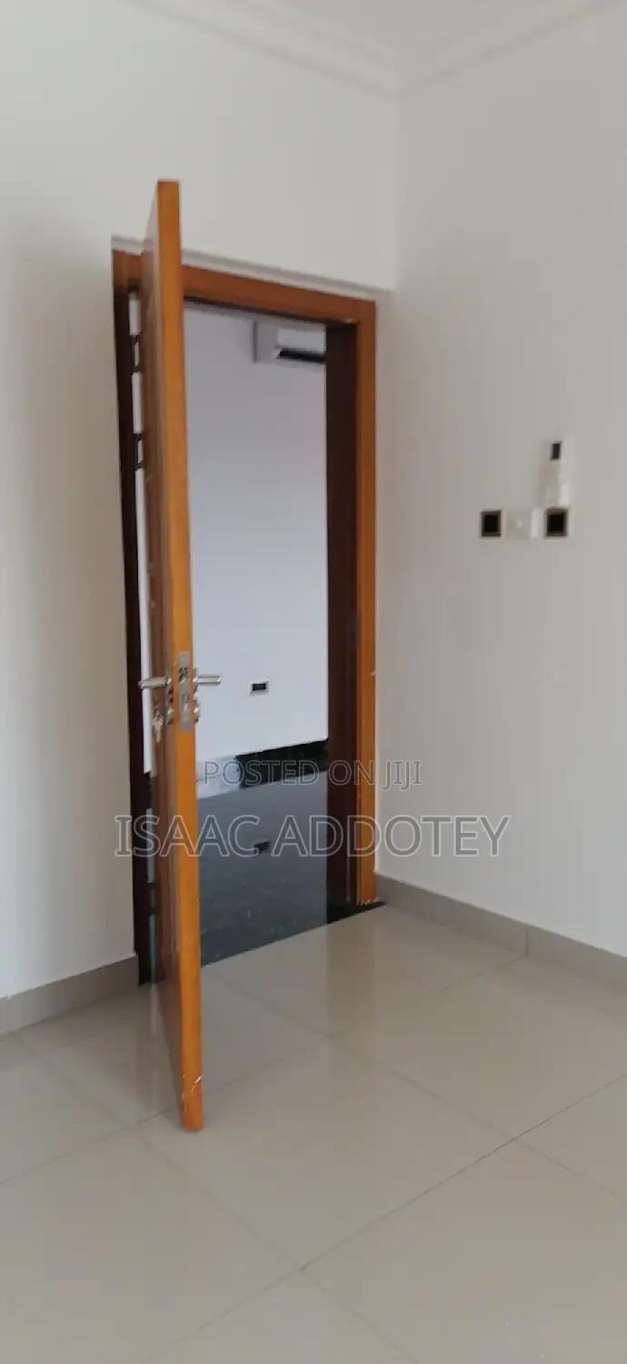 2bdrm Apartment in Tsaado Roundabout, Spintex for rent